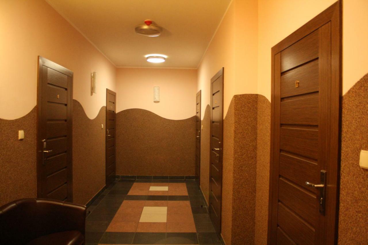 Hotel Pinocy Ledziny Exterior photo
