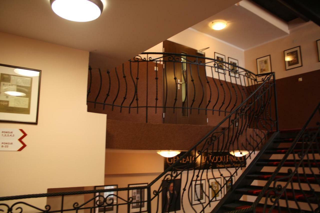 Hotel Pinocy Ledziny Exterior photo